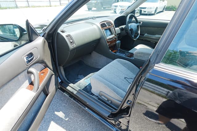 1996 Nissan Cedric JDM car for sale — photo 9 of 21