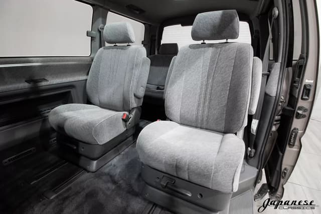 1996 Toyota Granvia JDM car for sale — photo 15 of 25