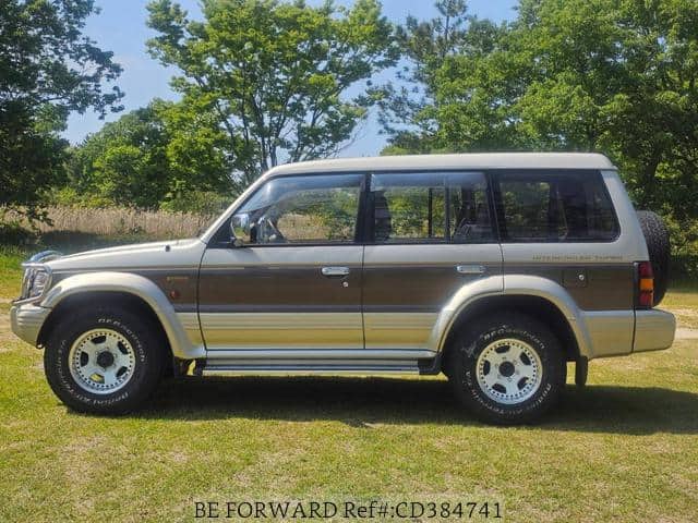 1992 Mitsubishi Pajero JDM car for sale — photo 14 of 19