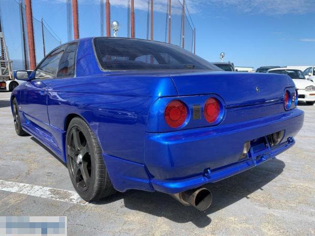 1992 Nissan Skyline JDM car for sale — photo 3 of 26