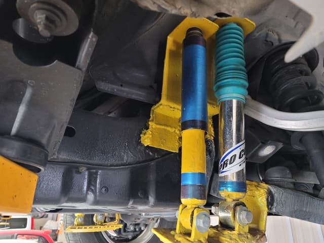 1998 Mitsubishi Pajero JDM car for sale — photo 23 of 25