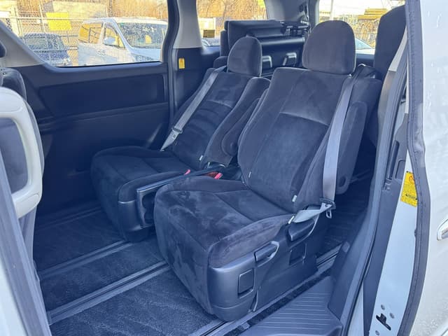 2010 Toyota Alphard JDM car for sale — photo 13 of 19