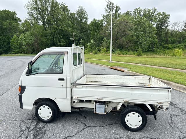 1997 Daihatsu Hijet JDM car for sale — photo 9 of 10