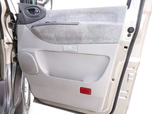 1997 Mitsubishi Delica JDM car for sale — photo 22 of 25