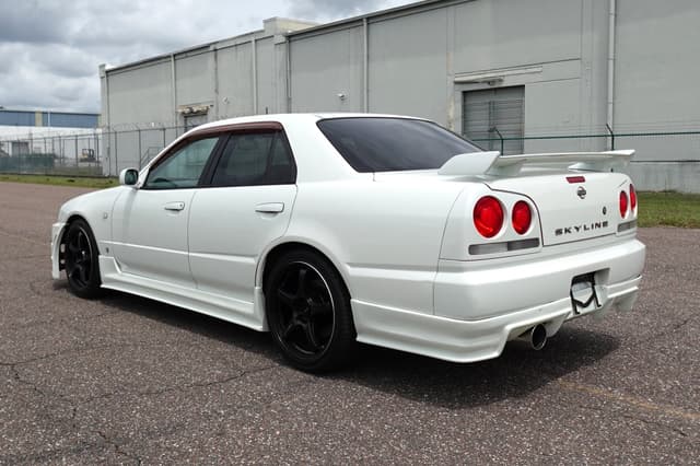 1998 Nissan Skyline JDM car for sale — photo 10 of 19