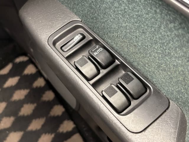 2001 Daihatsu Mira JDM car for sale — photo 13 of 25