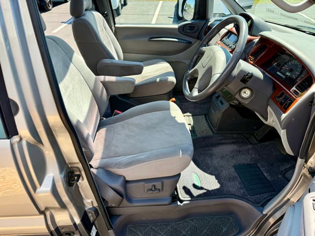 1998 Mitsubishi Delica JDM car for sale — photo 15 of 23