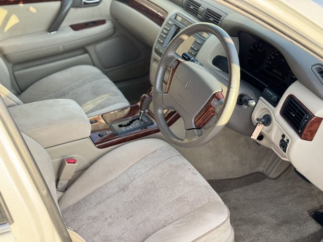 2000 Toyota Crown JDM car for sale — photo 23 of 24