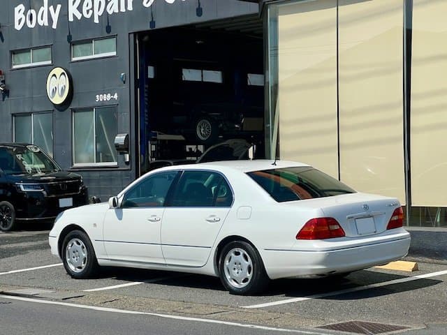 2001 Toyota Celsior JDM car for sale — photo 9 of 25
