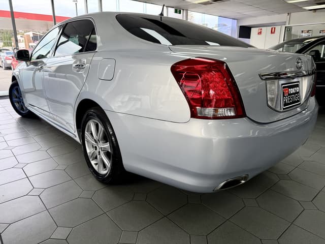 2010 Toyota Majesta JDM car for sale — photo 3 of 5