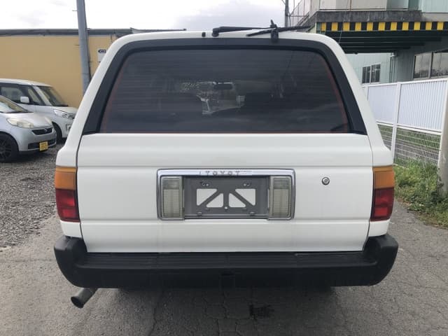1993 Toyota Hilux Surf JDM car for sale — photo 5 of 5