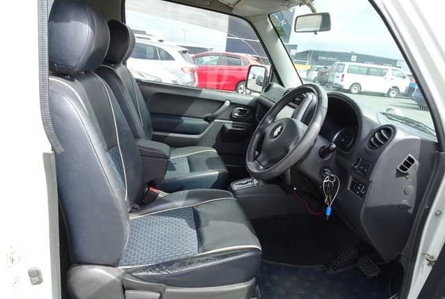 2007 Suzuki Jimny JDM car for sale — photo 25 of 25