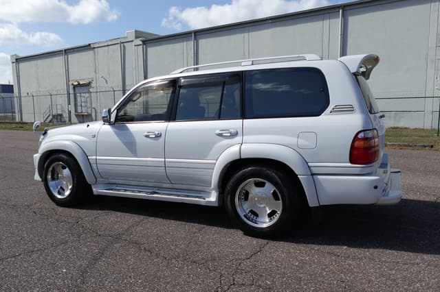 2001 Toyota Land Cruiser JDM car for sale — photo 11 of 19