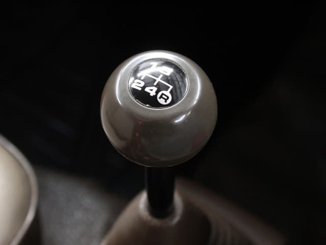 1992 Daihatsu Hijet JDM car for sale — photo 13 of 25
