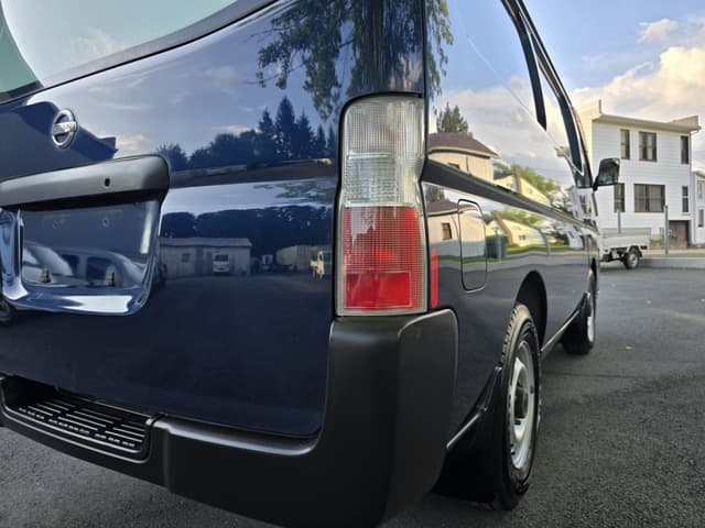 2001 Nissan Caravan JDM car for sale — photo 13 of 25