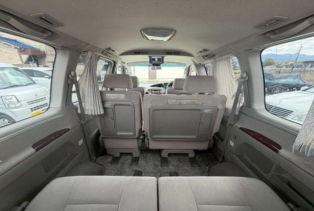 2001 Nissan Elgrand JDM car for sale — photo 20 of 25