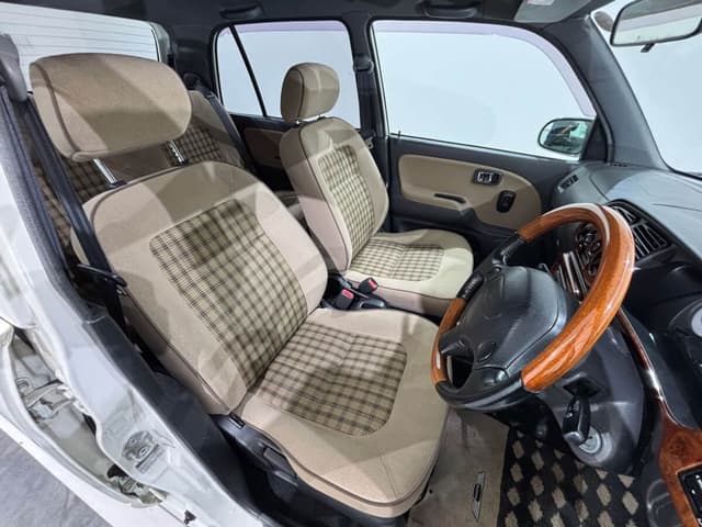 2001 Daihatsu Mira JDM car for sale — photo 11 of 25