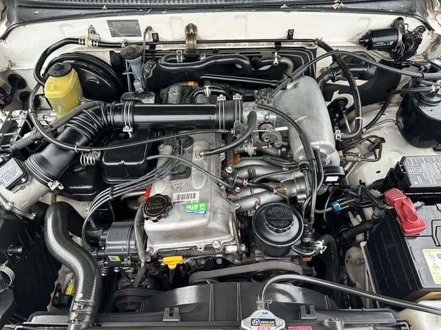 1999 Toyota Hilux Surf JDM car for sale — photo 18 of 20