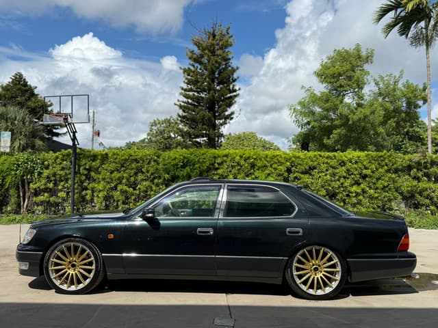 1999 Toyota Celsior JDM car for sale — photo 4 of 21