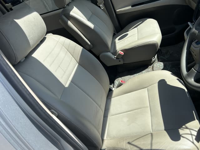 2000 Toyota Grand Hiace JDM car for sale — photo 16 of 25