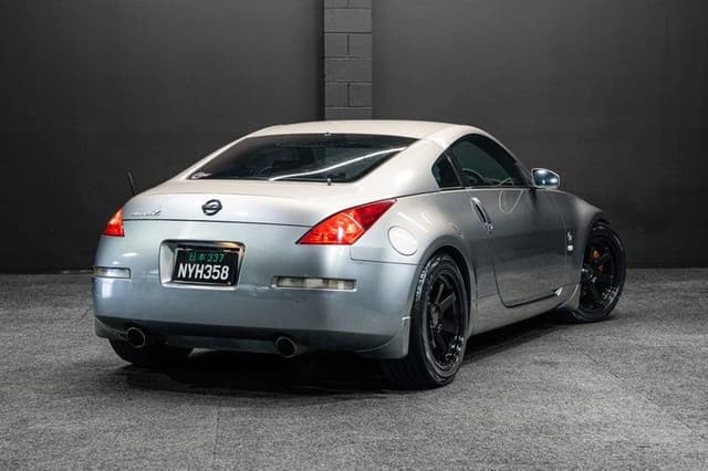 2005 Nissan Fairlady Z JDM car for sale — photo 14 of 17