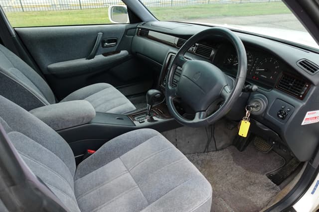 1995 Toyota Crown JDM car for sale — photo 14 of 19