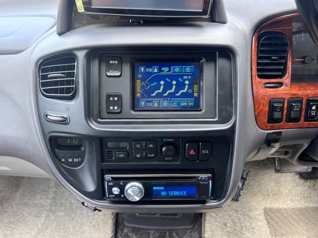 1998 Mitsubishi Delica JDM car for sale — photo 24 of 25