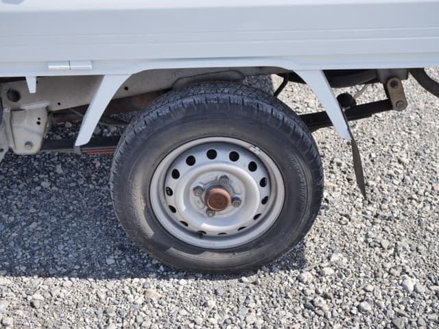 2001 Mitsubishi Minicab JDM car for sale — photo 21 of 25