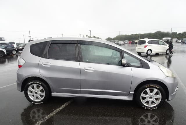2009 Honda Fit JDM car for sale — photo 6 of 25