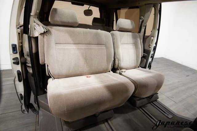 2000 Toyota Grand Hiace JDM car for sale — photo 18 of 25