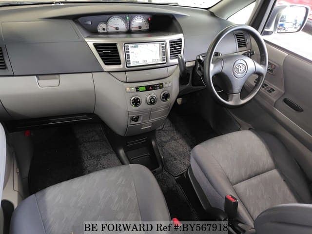 2004 Toyota Noah JDM car for sale — photo 3 of 6
