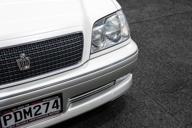 2000 Toyota Crown JDM car for sale — photo 11 of 20