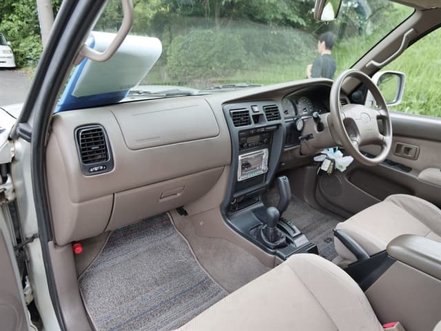 2001 Toyota Hilux Surf JDM car for sale — photo 25 of 25