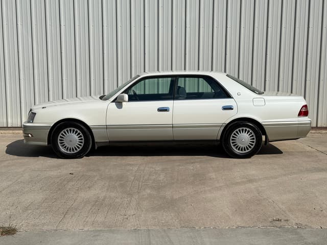 1996 Toyota Crown JDM car for sale — photo 5 of 20