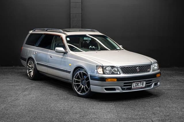1997 Nissan Stagea JDM car for sale — photo 12 of 20