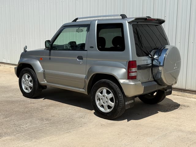 1997 Mitsubishi Pajero JDM car for sale — photo 4 of 19