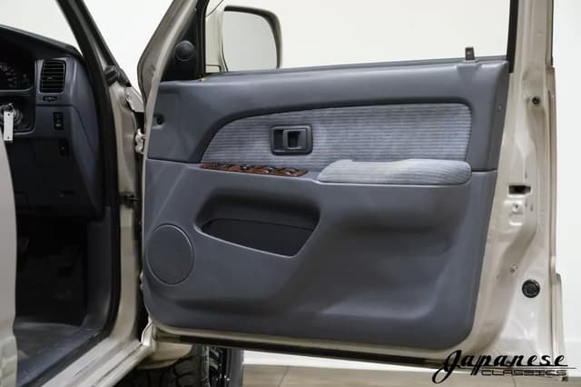 1996 Toyota Hilux JDM car for sale — photo 21 of 25