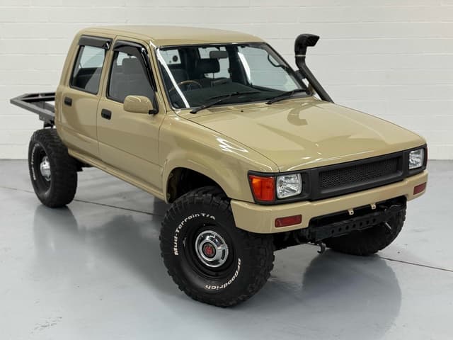 1991 Toyota Hilux JDM car for sale — photo 2 of 25