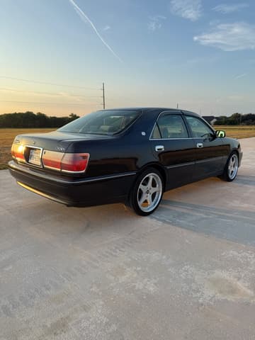2001 Toyota Crown JDM car for sale — photo 4 of 10