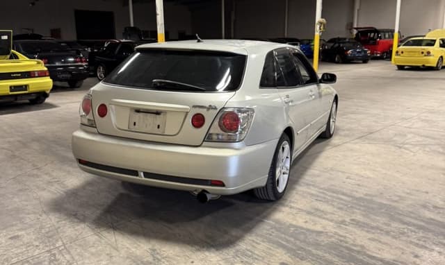 2001 Toyota Altezza JDM car for sale — photo 11 of 25