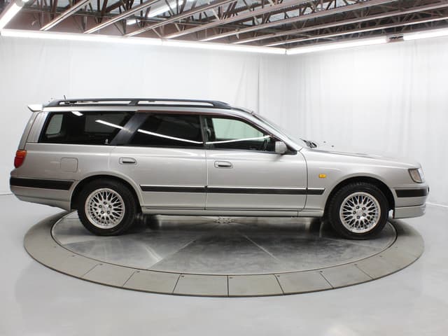 1997 Nissan Stagea JDM car for sale — photo 8 of 25