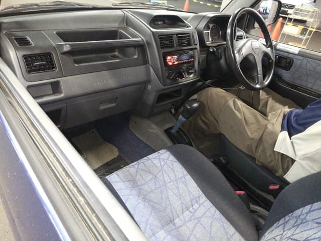 1998 Mitsubishi Pajero Mini JDM car for sale — photo 4 of 6