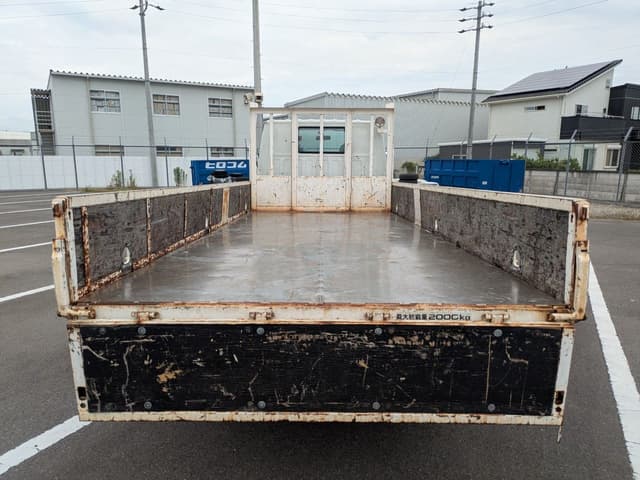 2006 Isuzu Elf JDM car for sale — photo 22 of 25