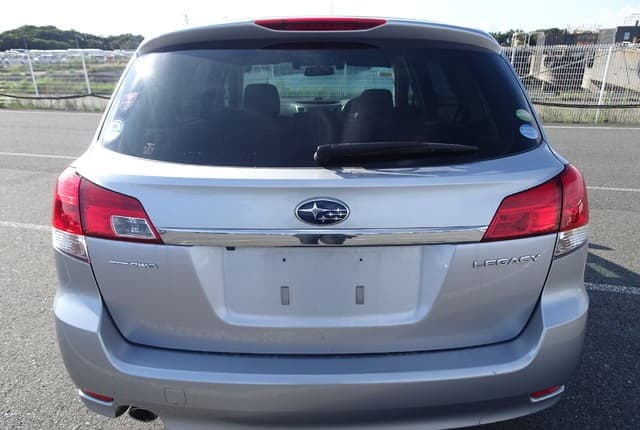 2011 Subaru Legacy JDM car for sale — photo 4 of 25