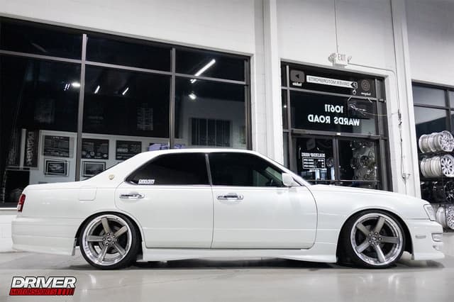 1998 Nissan Cedric JDM car for sale — photo 11 of 25
