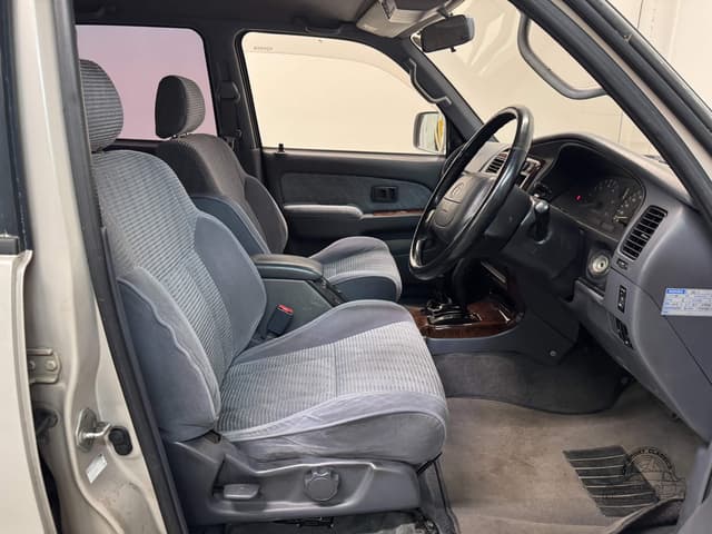 1995 Toyota Hilux Surf JDM car for sale — photo 23 of 25
