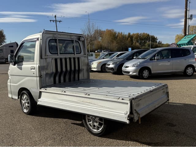 2005 Daihatsu Hijet JDM car for sale — photo 7 of 10