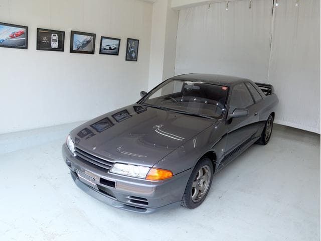1990 Nissan Skyline JDM car for sale — photo 2 of 25