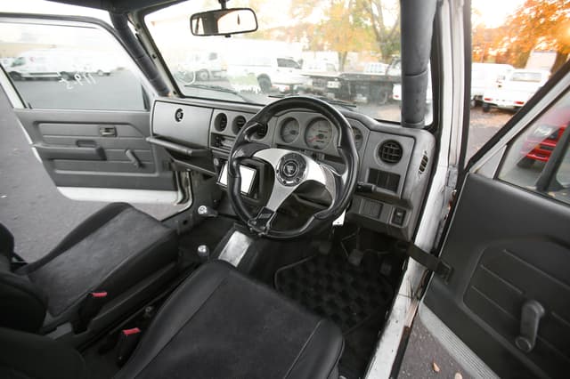 1998 Suzuki Jimny JDM car for sale — photo 8 of 10