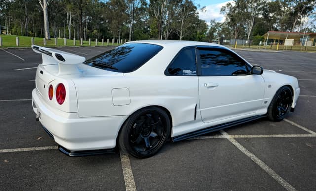 1998 Nissan Skyline JDM car for sale — photo 3 of 10